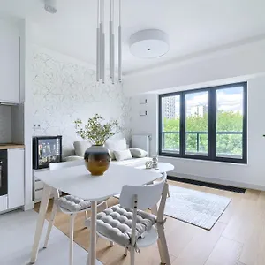 https://grzybowska-37-corolla-apartments-exclusive.warsawhotelspoland.com