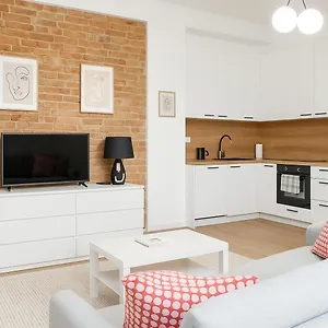 https://luxury-design-apartments-poznanska-city-center.warsawhotelspoland.com