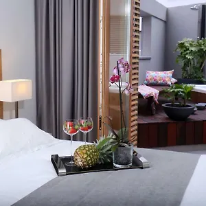 https://luxury-apartment-kampanel.splithotels.org