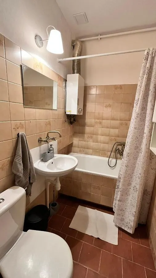 Nice Bedroom Near The Bus And Train Station Krakow