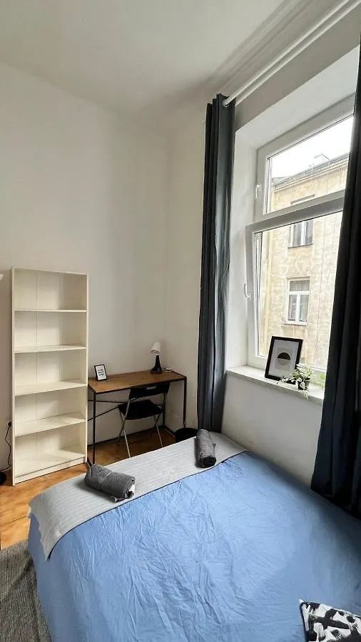 Nice Bedroom Near The Bus And Train Station Krakow